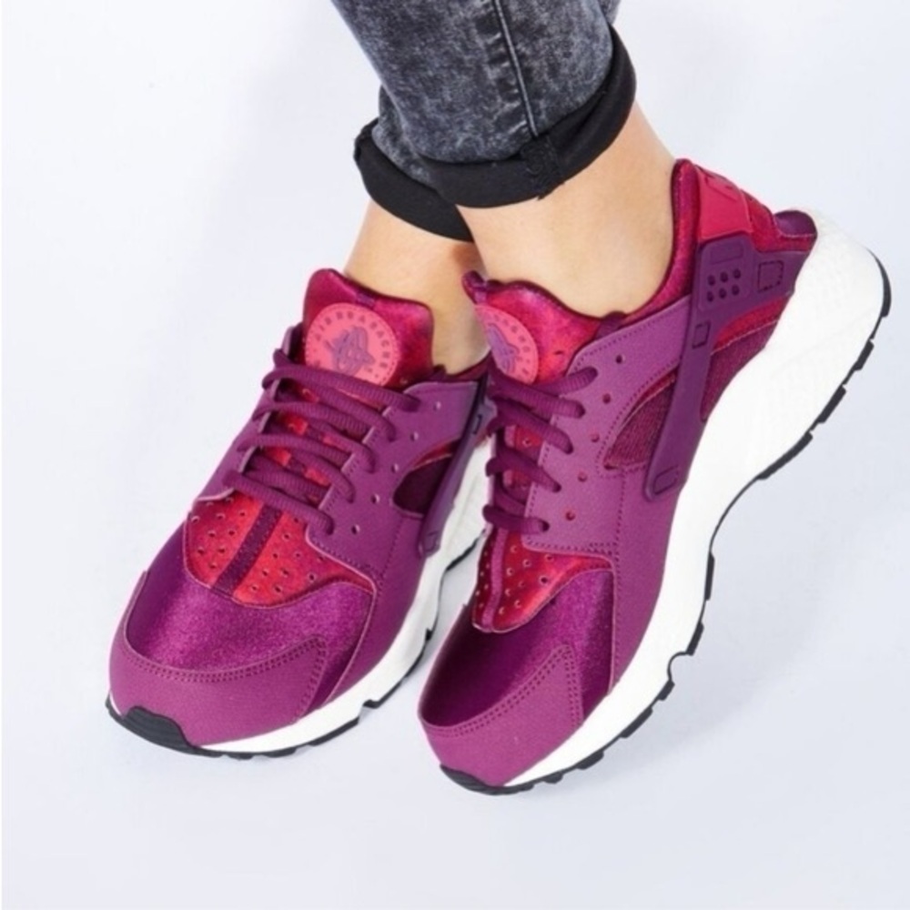 Womens Sz 6.5 Nike Air Huarache Run Print Purple running comfort mulberry